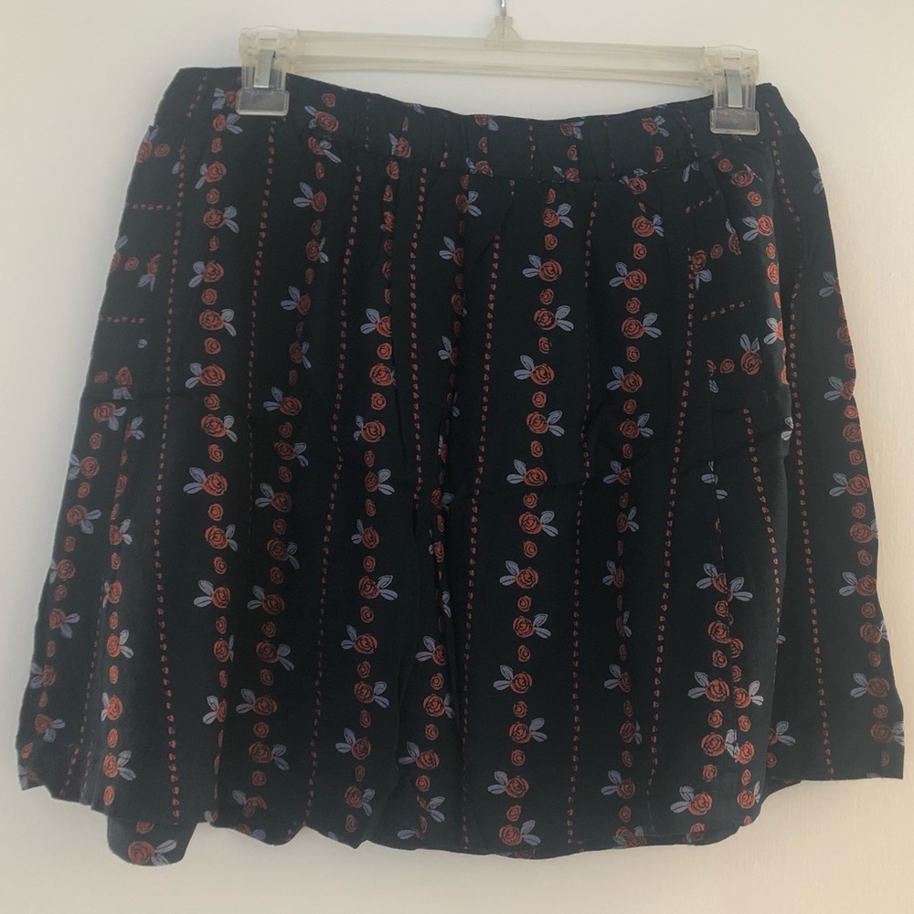 Never worn Urban Outfitters blue/pink skirt size L